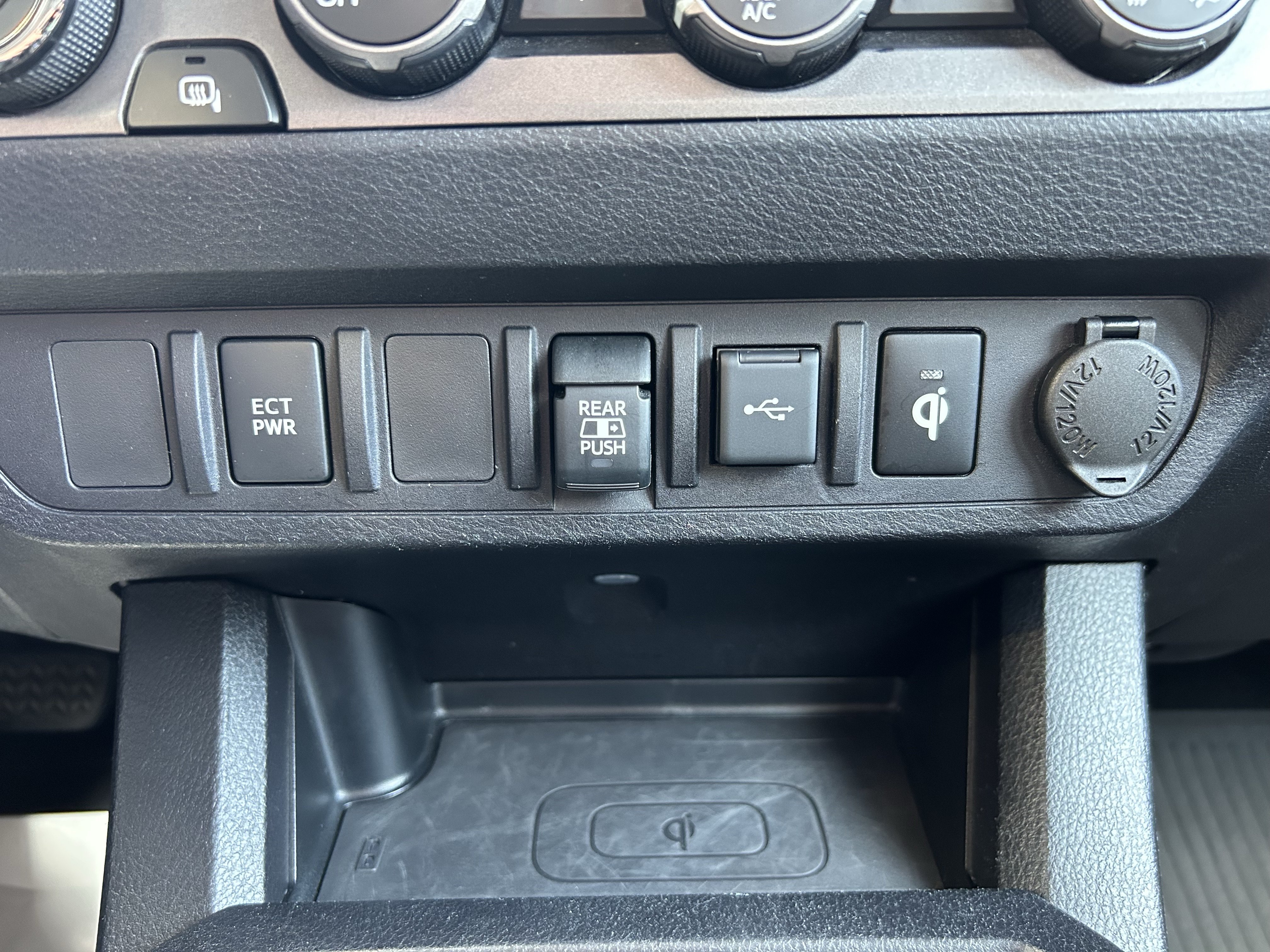 Certified 2020 Toyota Tacoma TRD Off-Road AWD/4WD image 30