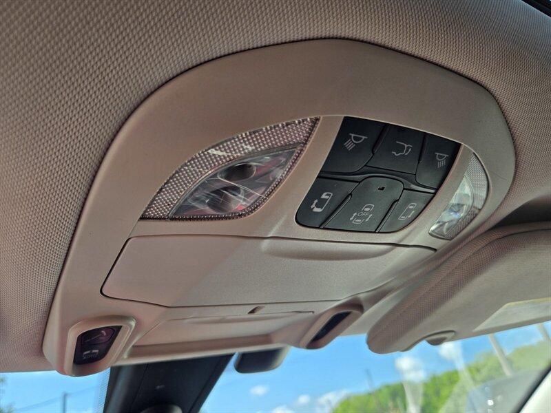 Used 2017 Chrysler Pacifica Limited FWD image 25