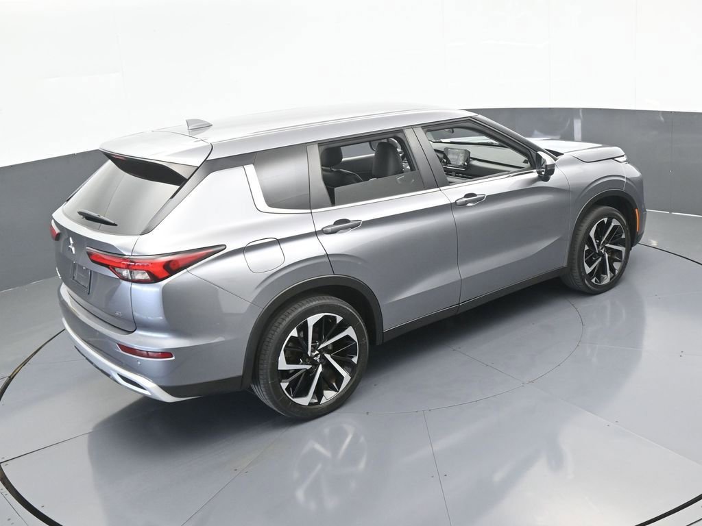 Used 2022 Mitsubishi Outlander SE image 54