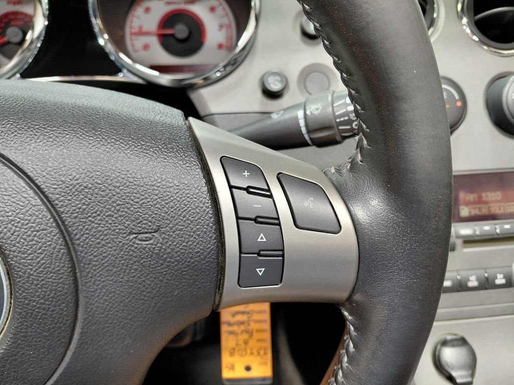 Used 2007 Pontiac Solstice Convertible w/ Premium Package RWD image 34