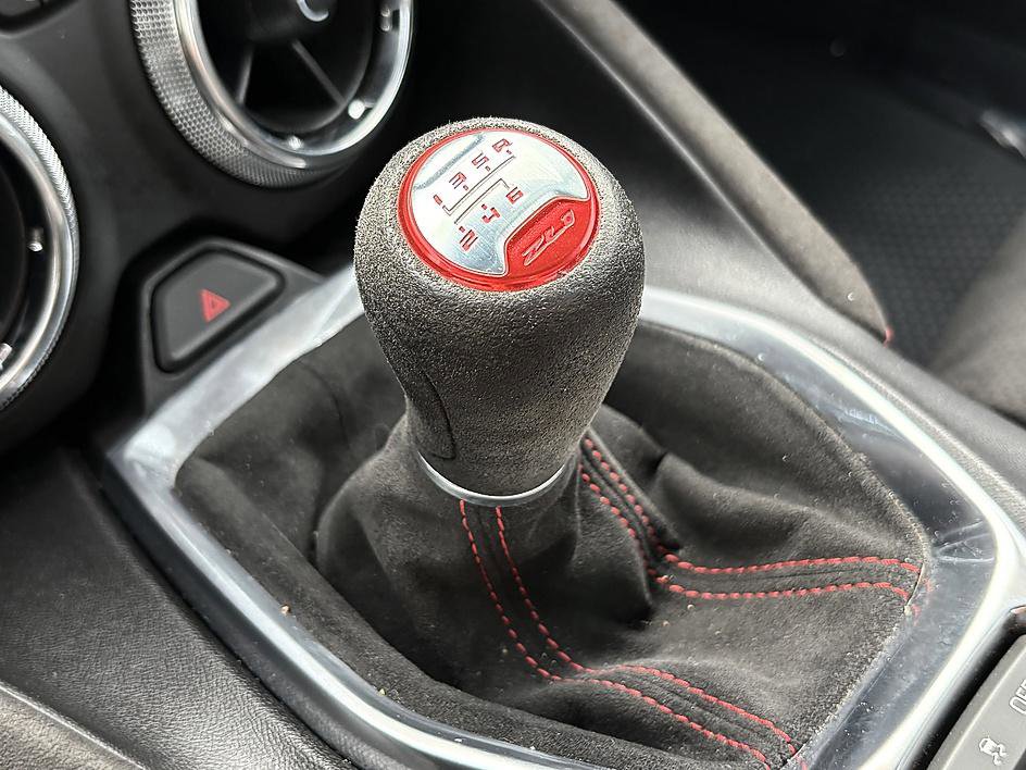 Used 2018 Chevrolet Camaro ZL1 image 22