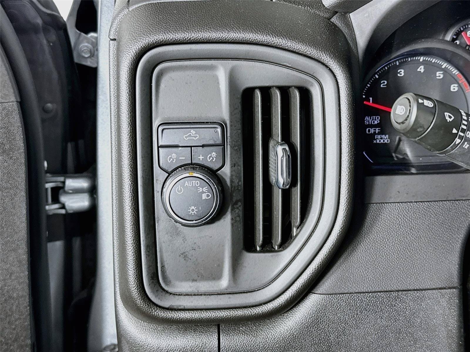 Certified 2024 Chevrolet Silverado 1500 Custom RWD image 10