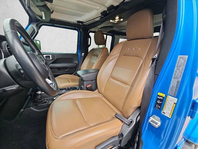 Used 2022 Jeep Wrangler Unlimited Sahara w/ Cold Weather Group AWD/4WD image 14