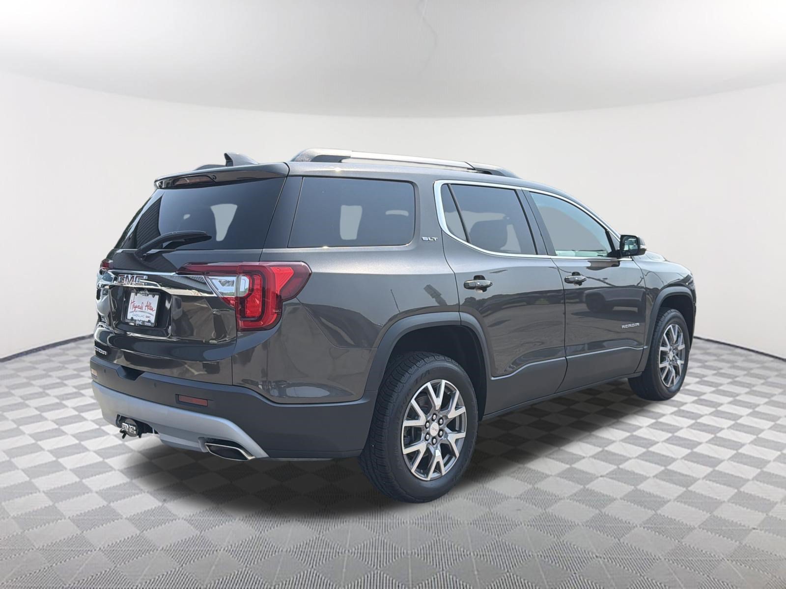 Certified 2020 GMC Acadia SLT w/ LPO, Floor Liner Package FWD image 6