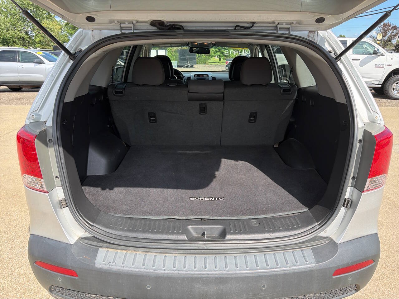 Used 2013 Kia Sorento LX w/ Convenience Pkg FWD image 19