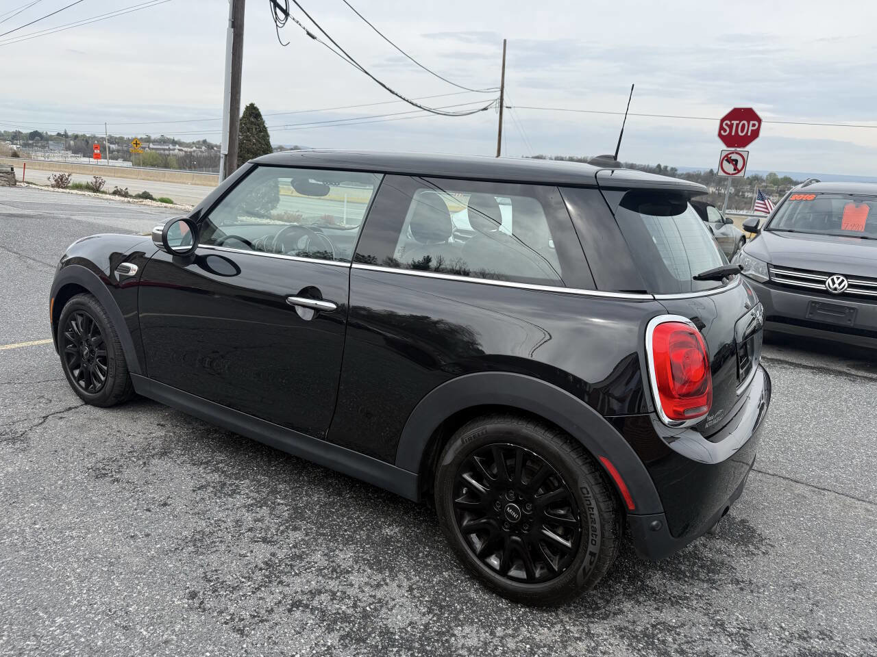 Used 2019 MINI Cooper 2-Door Hardtop w/ Signature Upholstery Package image 7