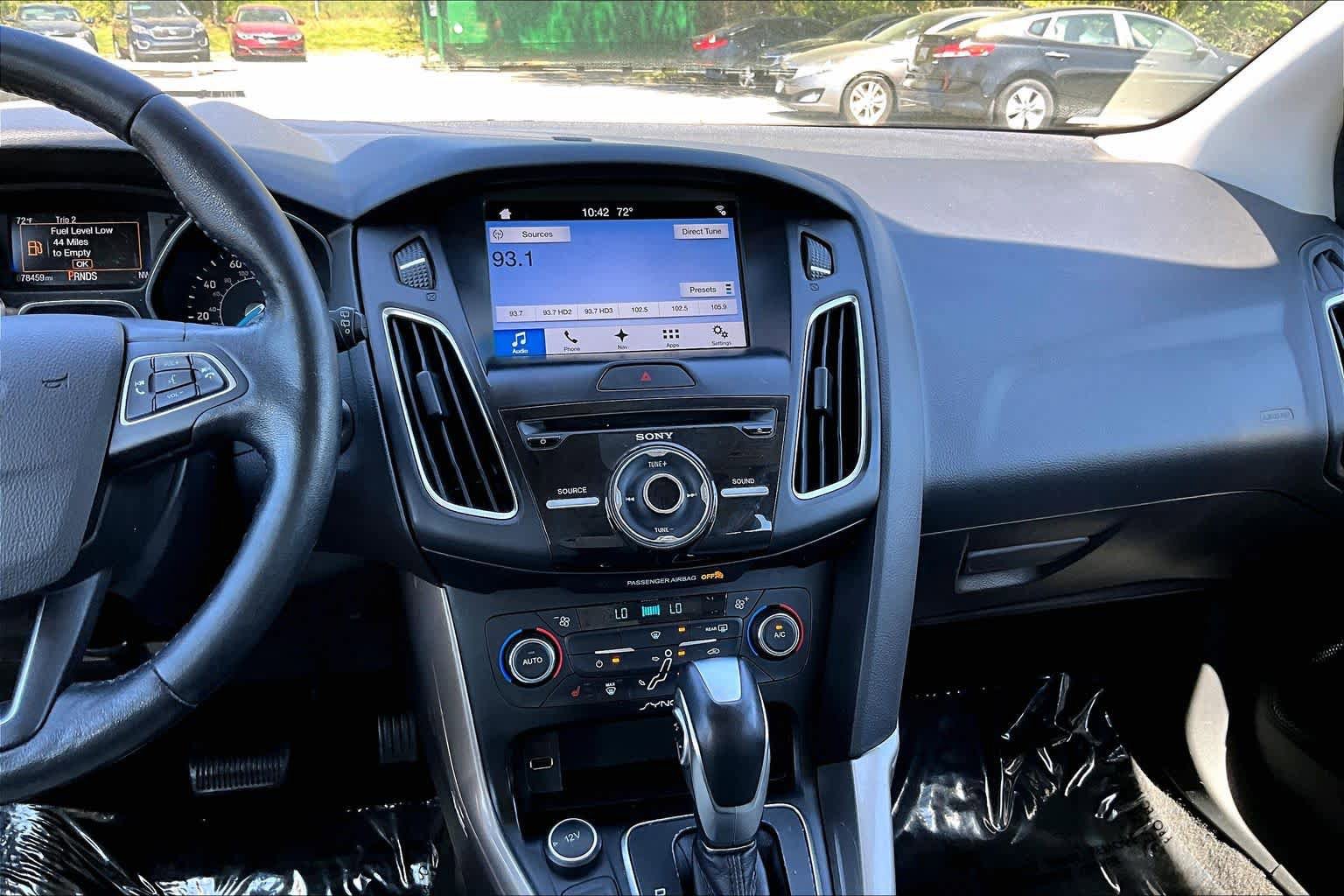 Used 2017 Ford Focus Titanium FWD image 7