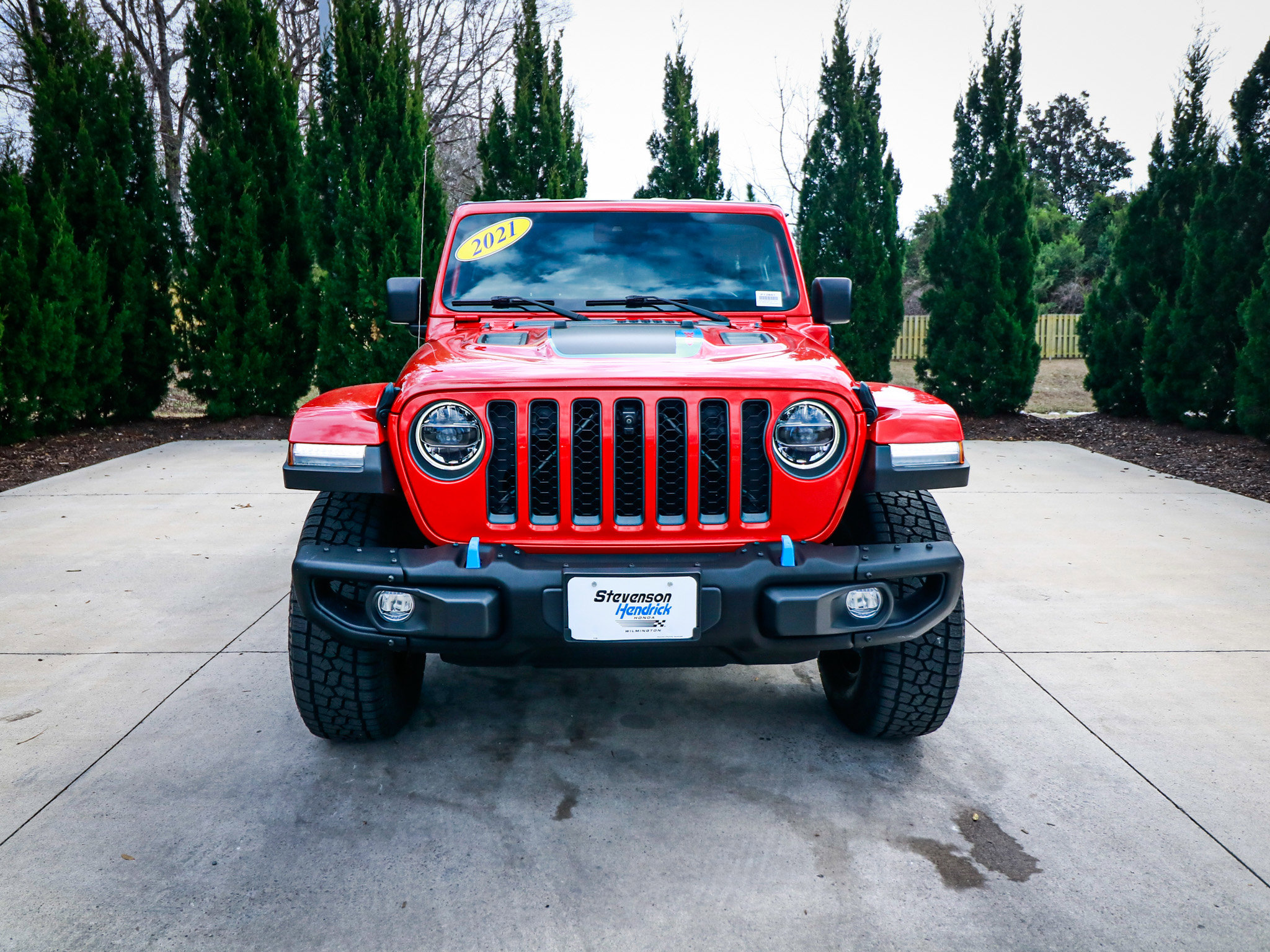 Used 2021 Jeep Wrangler Unlimited Rubicon 4xe w/ Dual Top Group AWD/4WD image 3