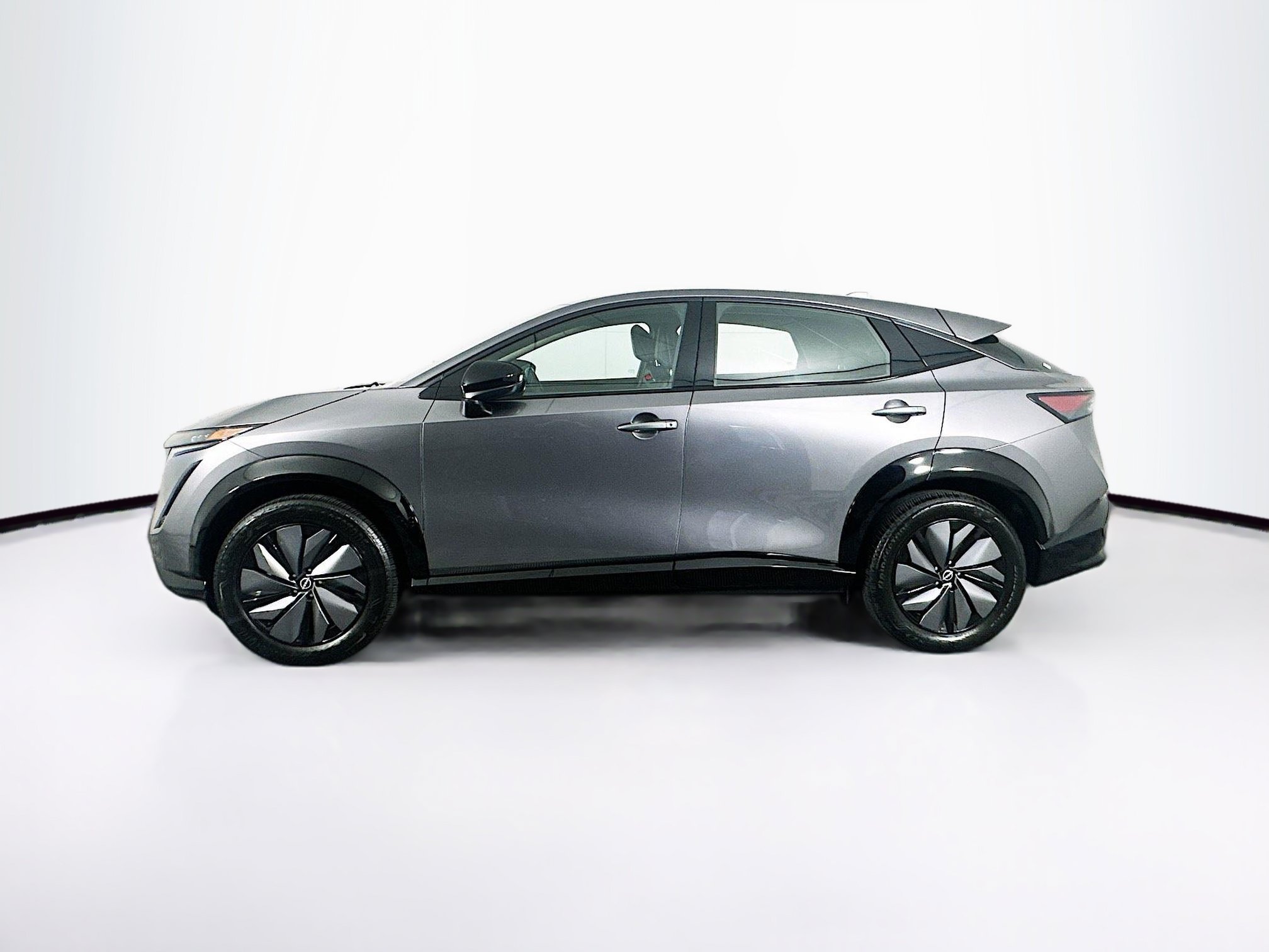 Used 2024 Nissan Ariya AWD image 4