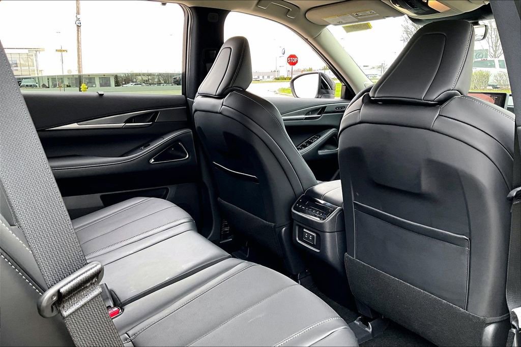 Certified 2026 INFINITI QX60 Luxe w/ Cargo Package AWD/4WD image 29