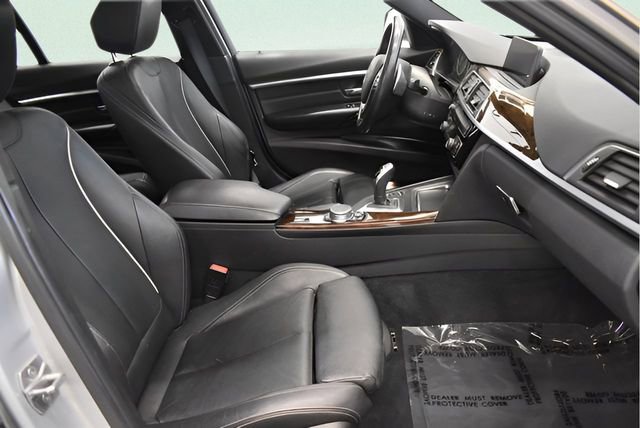 Used 2017 BMW 330i xDrive Sedan AWD/4WD image 19