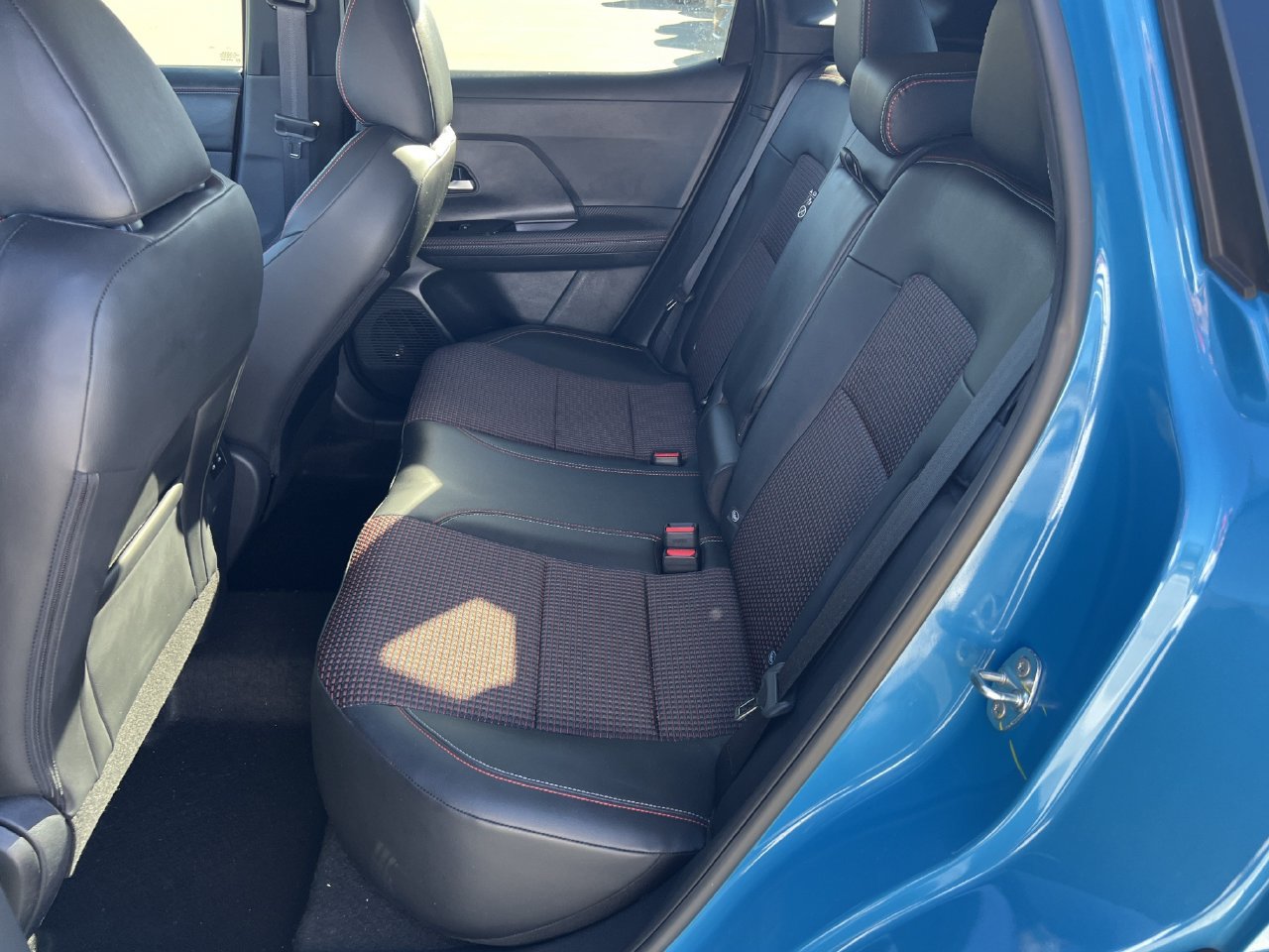 Used 2025 Nissan Kicks SR FWD image 10