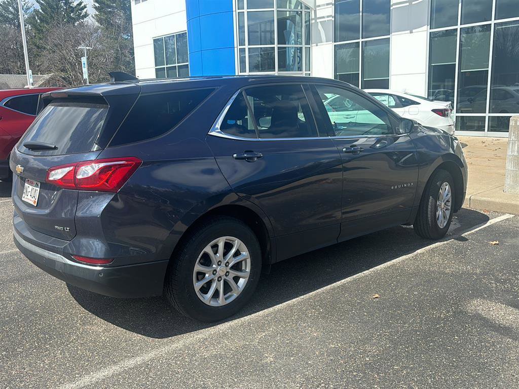 Used 2018 Chevrolet Equinox LT image 2