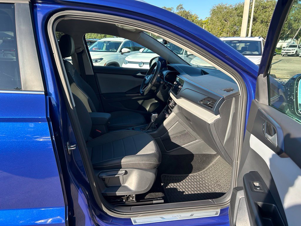 Certified 2023 Volkswagen Taos SE FWD image 36