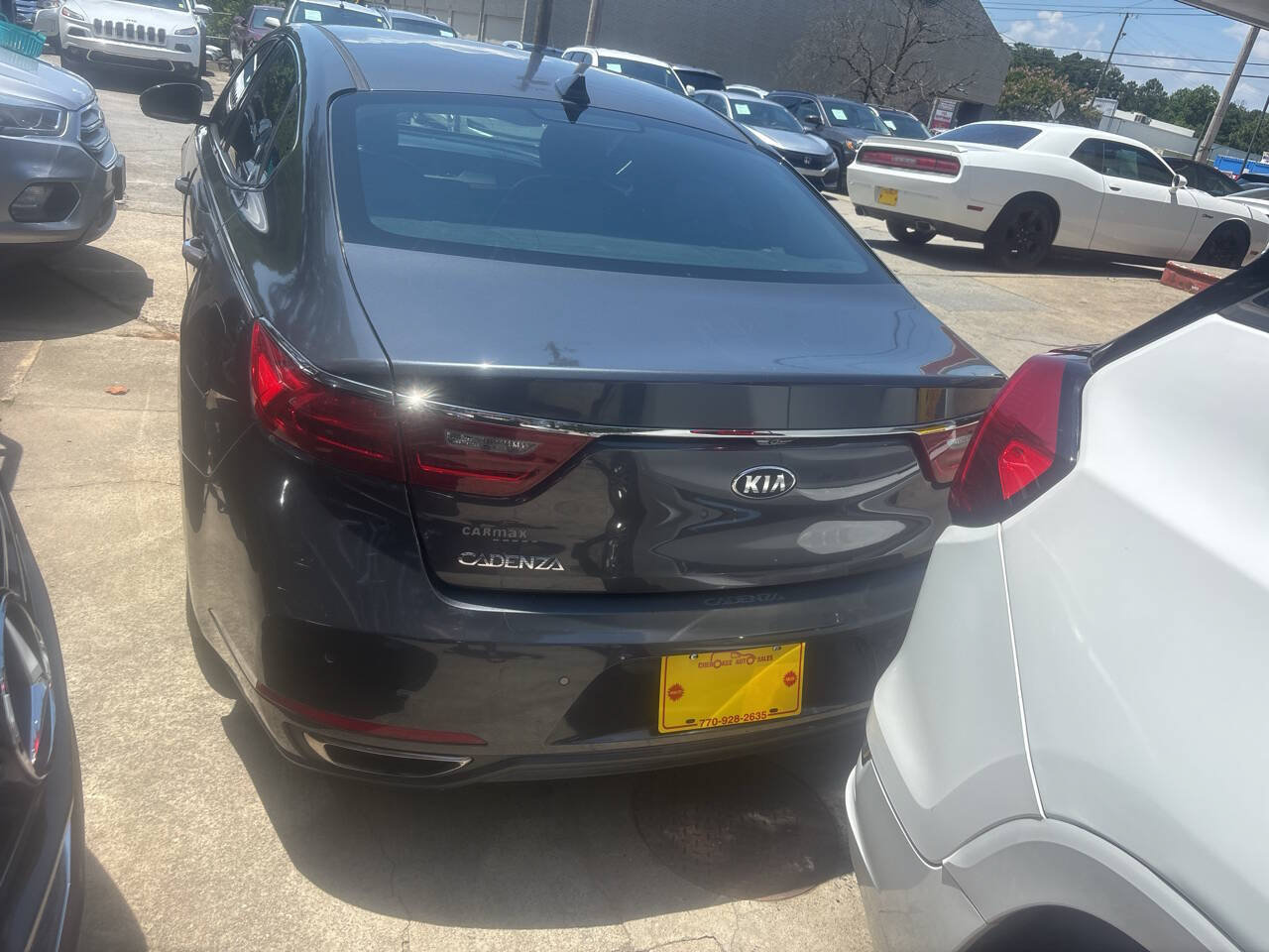 Used 2017 Kia Cadenza Premium w/ Luxury Package FWD image 6