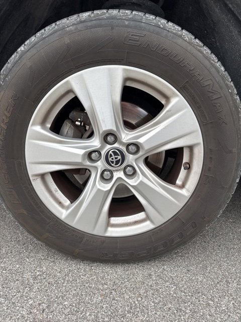 Used 2019 Toyota RAV4 XLE image 5