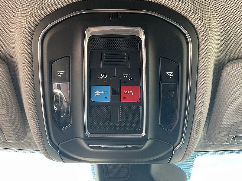 Used 2024 Jeep Grand Cherokee Laredo w/ Trailer Tow Package image 19