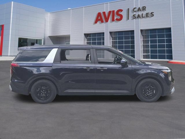 Used 2025 Kia Carnival FWD image 5