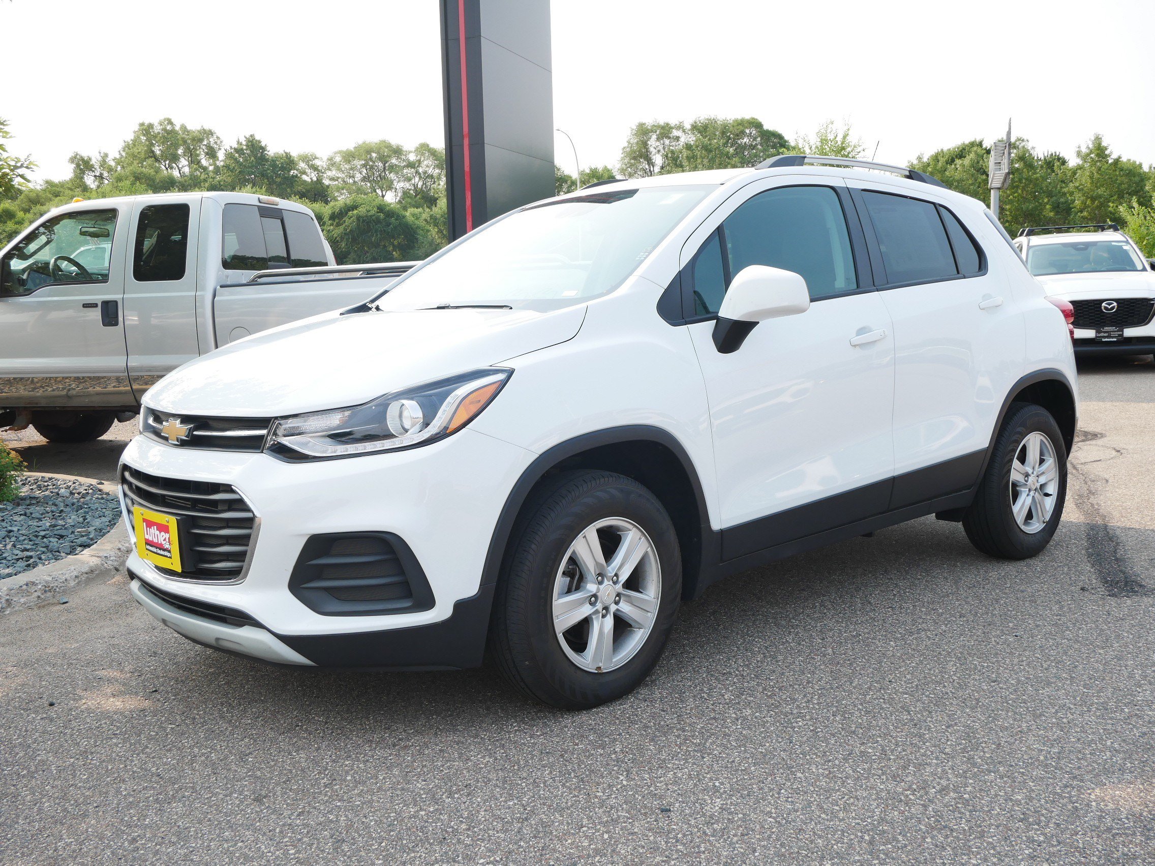 Used 2022 Chevrolet Trax LT w/ LT Convenience Package AWD/4WD image 2