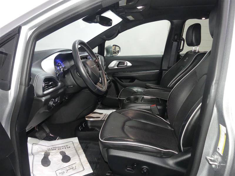 Used 2018 Chrysler Pacifica Limited w/ Advanced Safetytec Group FWD image 22