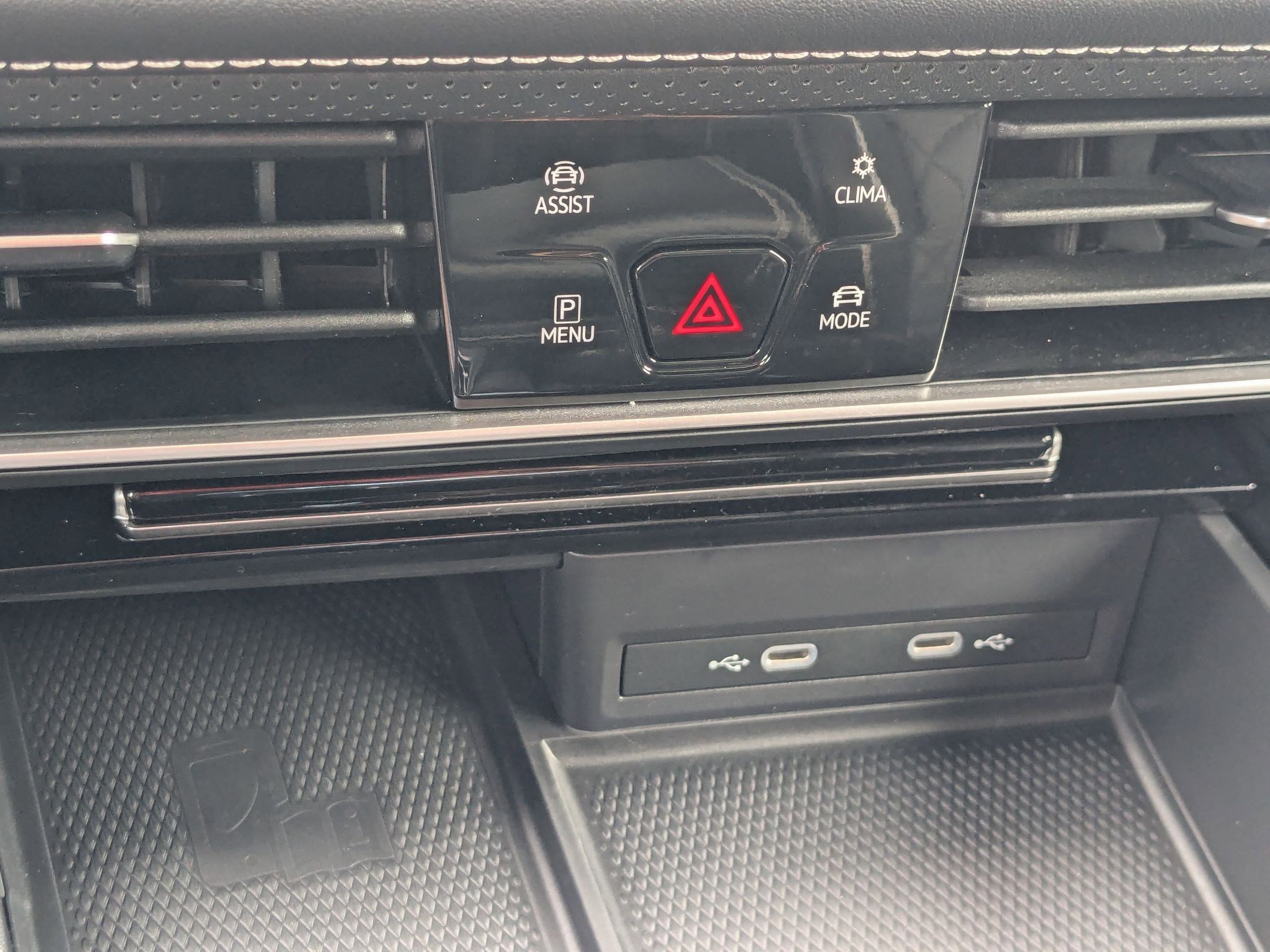 Used 2024 Volkswagen Atlas SEL Premium R-Line AWD/4WD image 25