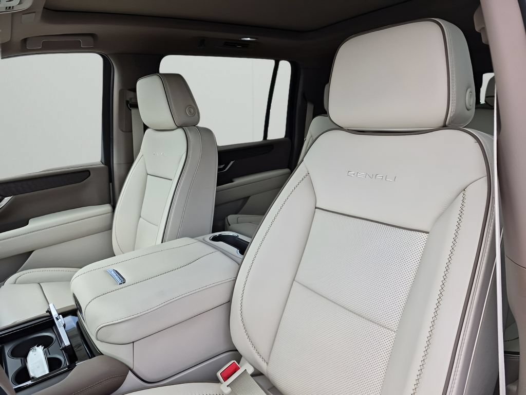 New 2026 GMC Yukon XL Denali w/ Sun & Power Step Package AWD/4WD image 36