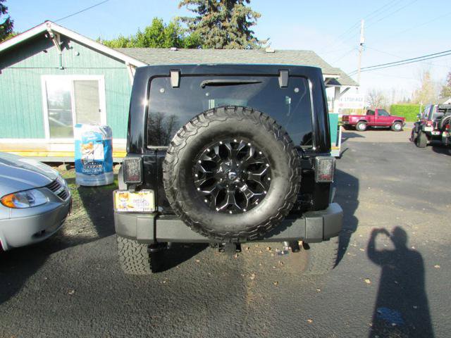 Used 2012 Jeep Wrangler Unlimited Sahara AWD/4WD image 5