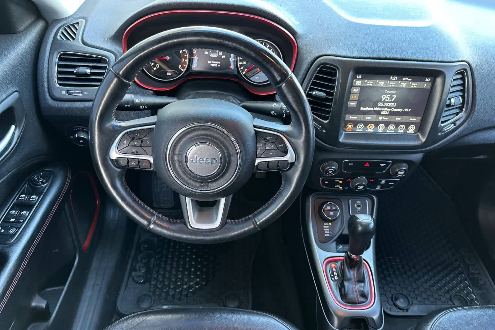 Used 2018 Jeep Compass Trailhawk w/ Cold Weather Group AWD/4WD image 14