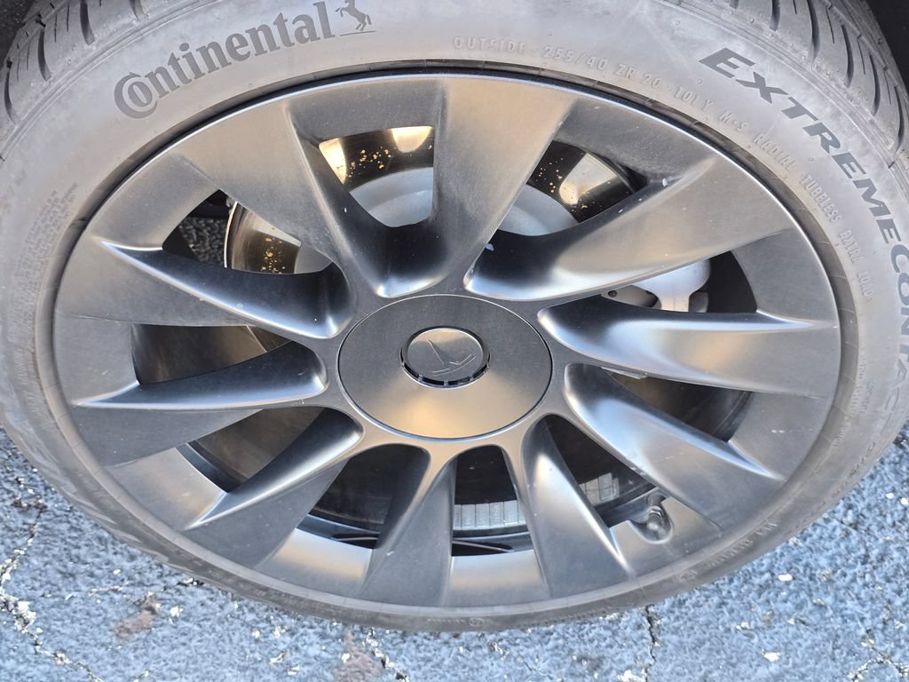 Used 2023 Tesla Model Y 2WD image 17