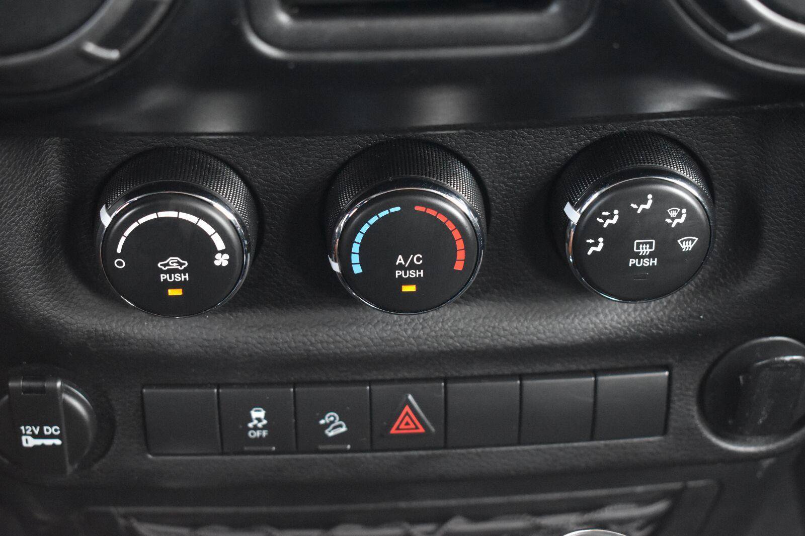 Used 2012 Jeep Wrangler Sport w/ Connectivity Group AWD/4WD image 6