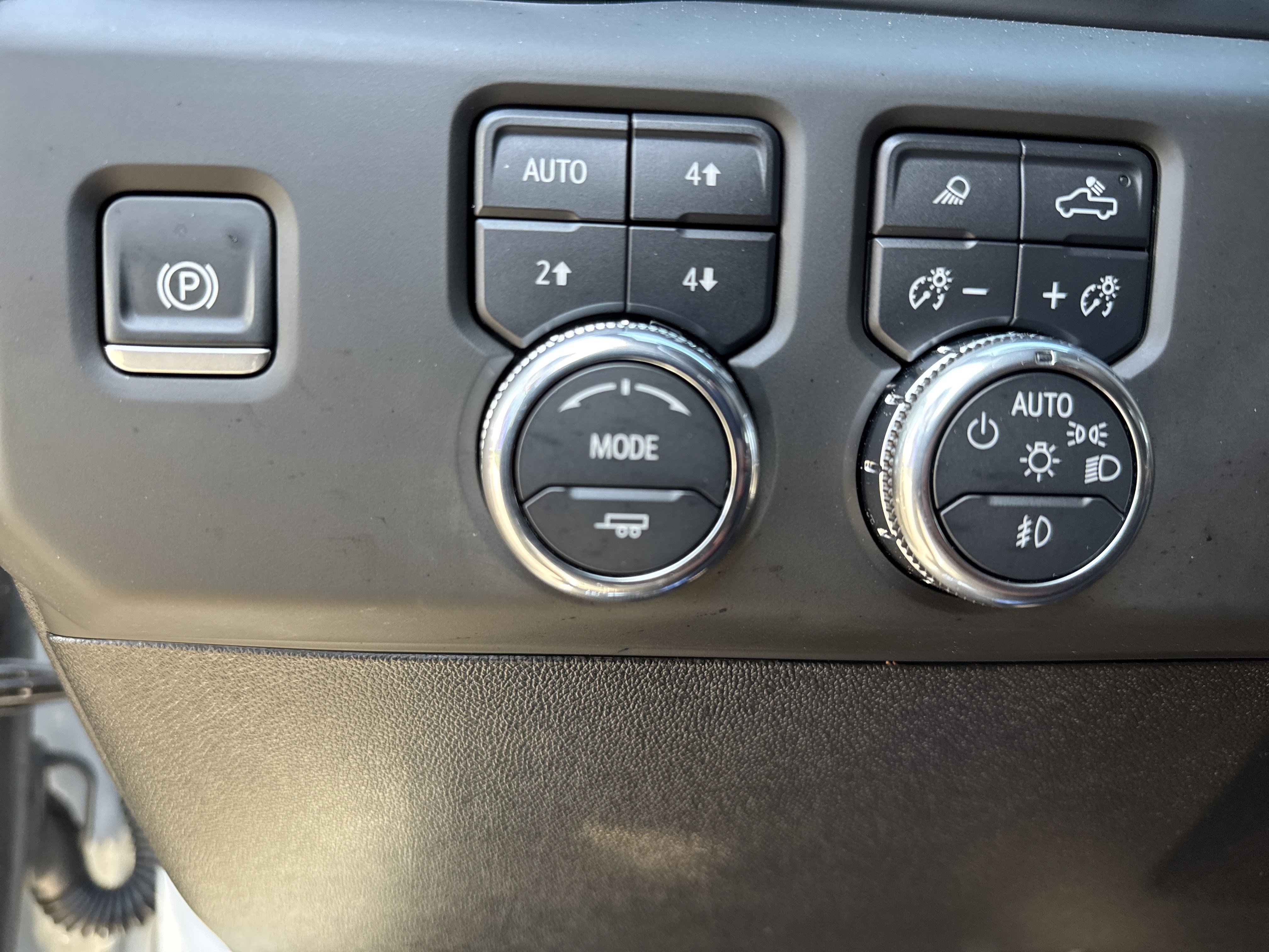 Used 2025 GMC Sierra 2500 Denali Ultimate image 19