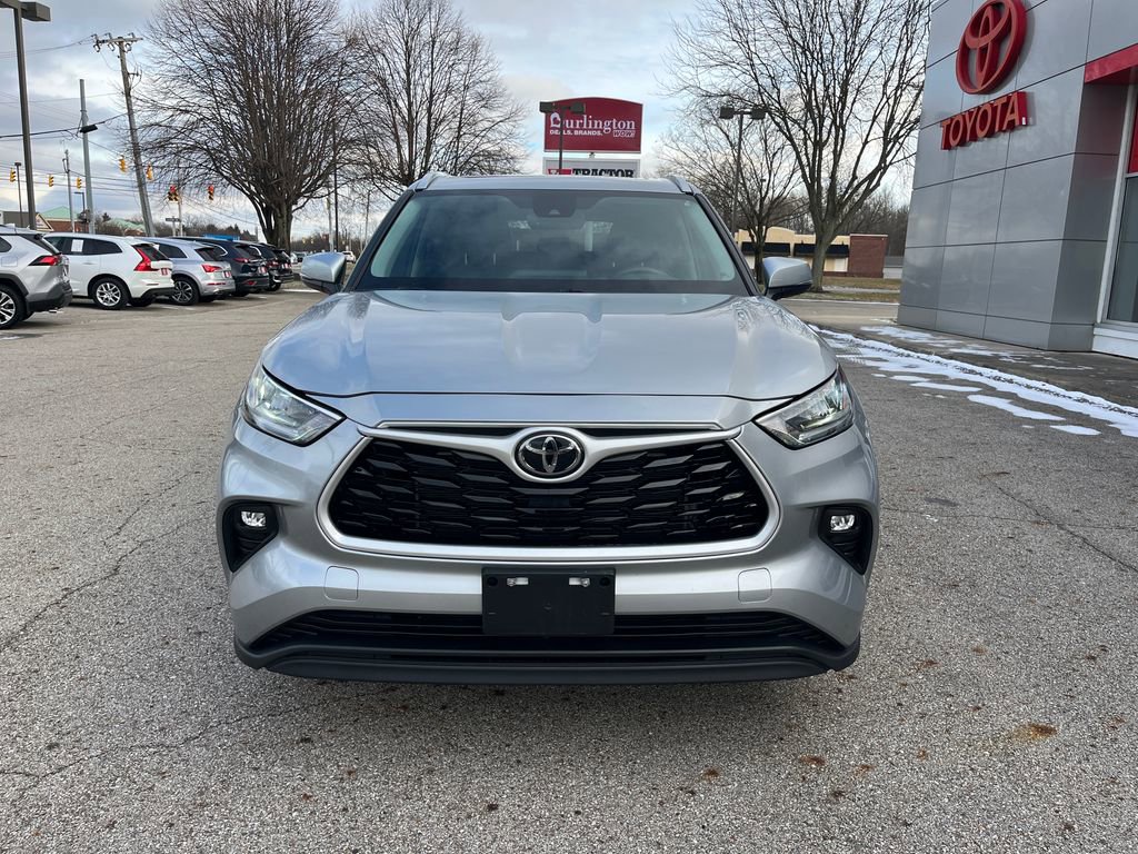 Used 2024 Toyota Highlander XLE image 8