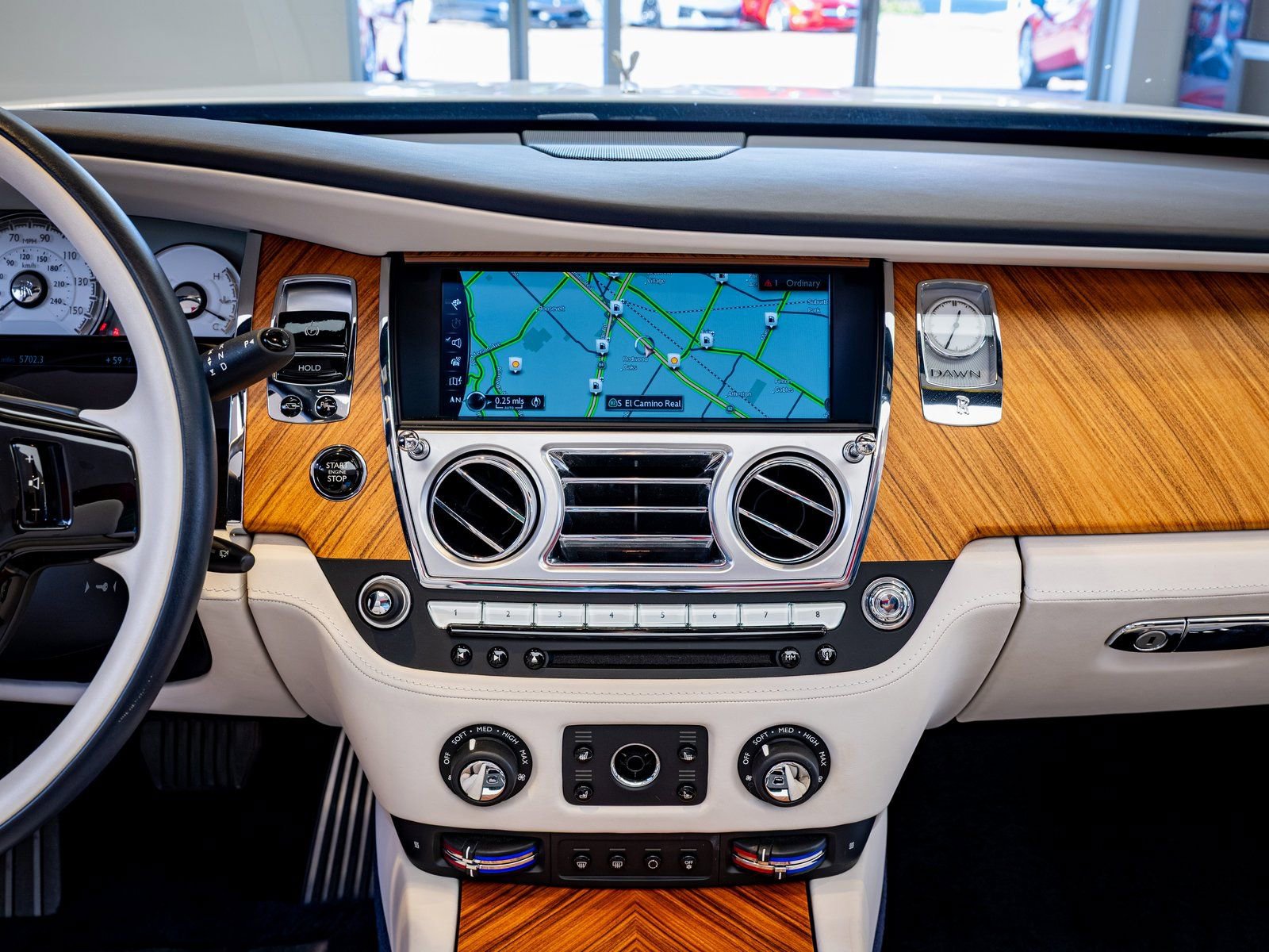 Used 2018 Rolls-Royce Dawn image 16