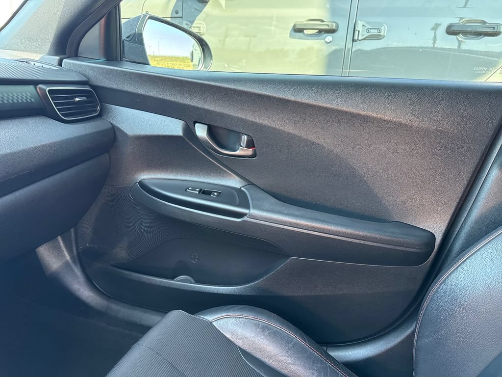 Used 2019 Hyundai Veloster 2.0 Premium FWD image 38