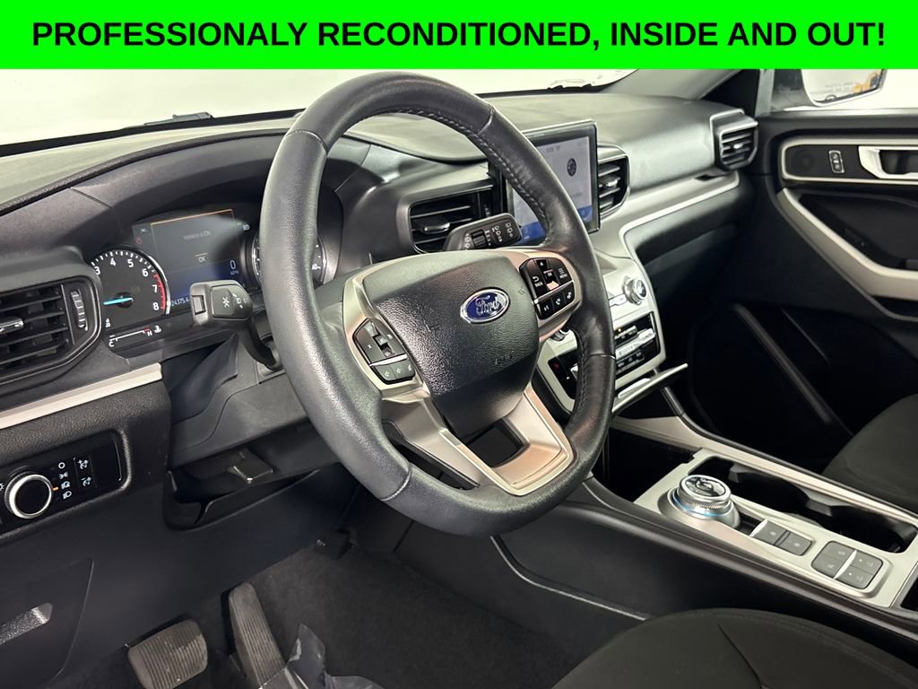 Used 2024 Ford Explorer XLT image 7