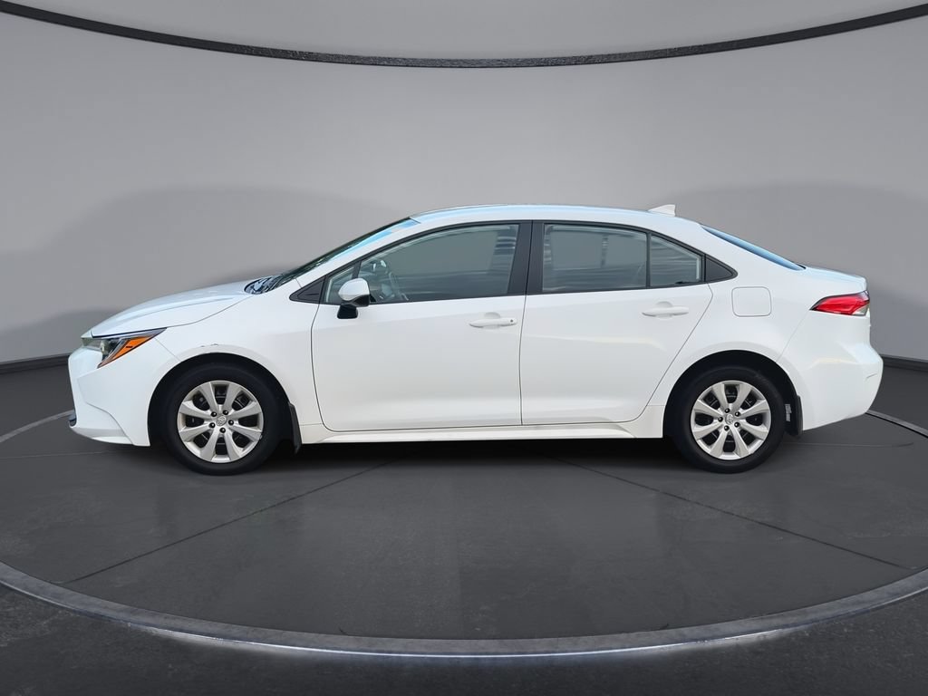 Used 2026 Toyota Corolla LE FWD image 5