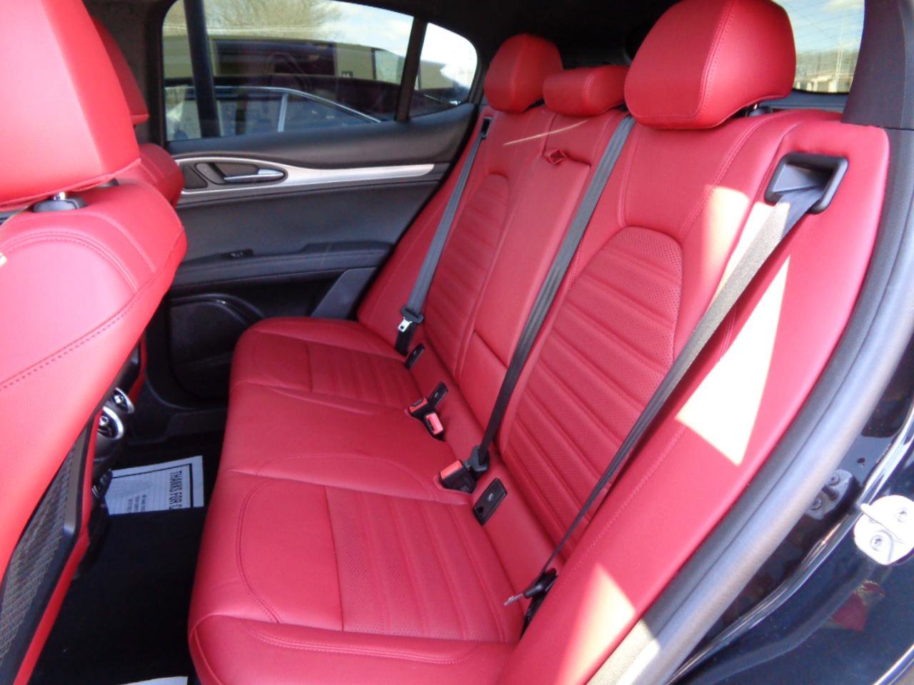 Used 2024 Alfa Romeo Stelvio Ti w/ Performance Driving Package AWD/4WD image 16