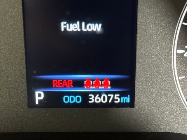 Used 2024 Toyota Corolla Cross LE image 30