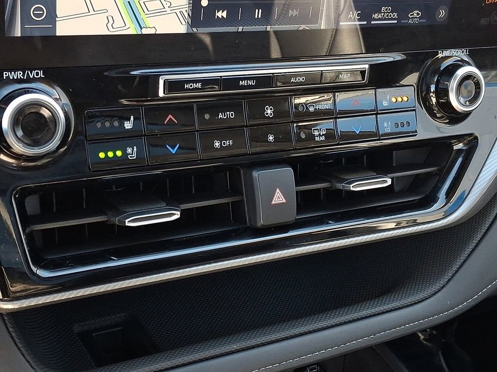 Used 2022 Toyota Highlander Platinum image 17