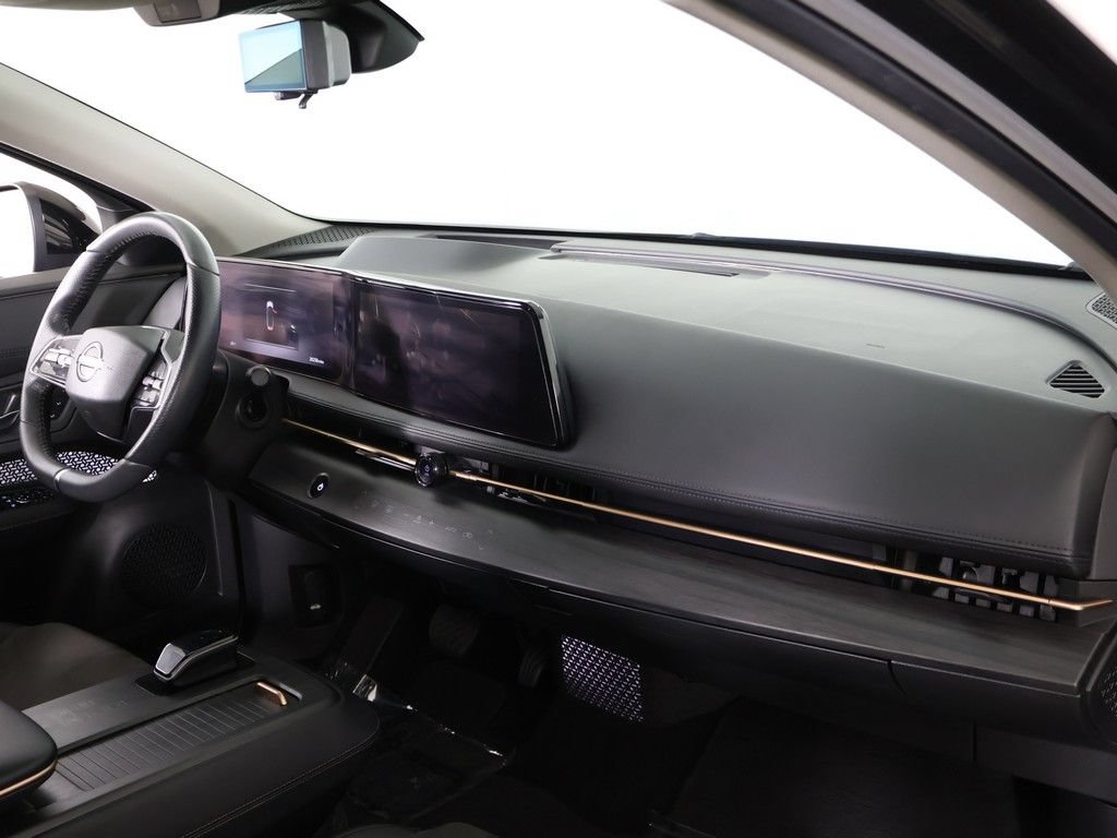 Used 2024 Nissan Ariya AWD image 32
