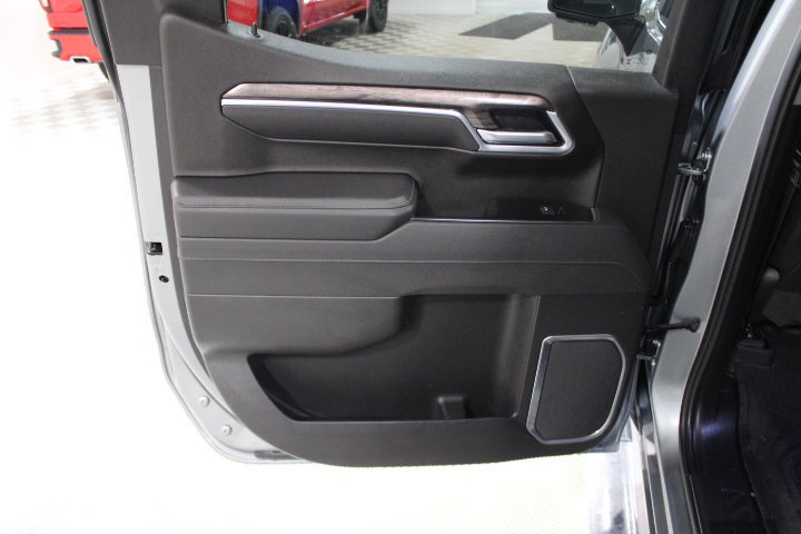 Used 2026 Chevrolet Silverado 1500 LTZ AWD/4WD image 19