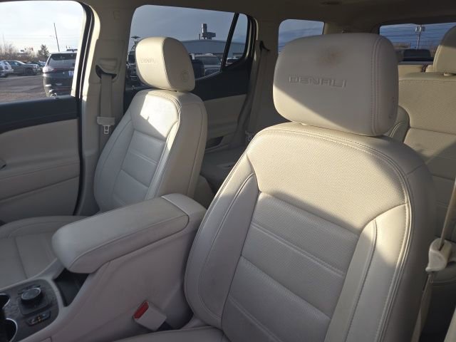 Used 2023 GMC Acadia Denali w/ Black Diamond Edition image 18