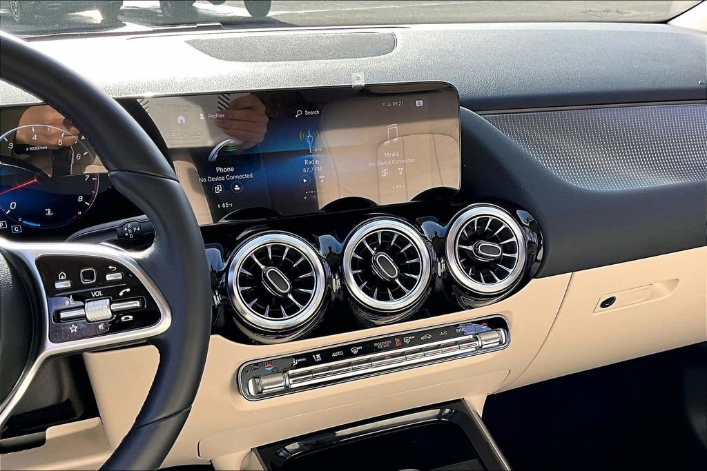 Certified 2022 Mercedes-Benz GLA 250 4MATIC image 6