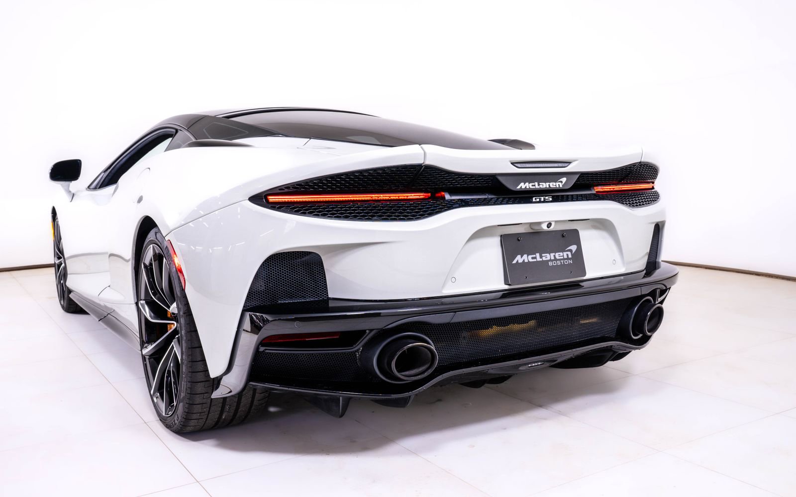 Used 2025 McLaren GTS RWD image 11
