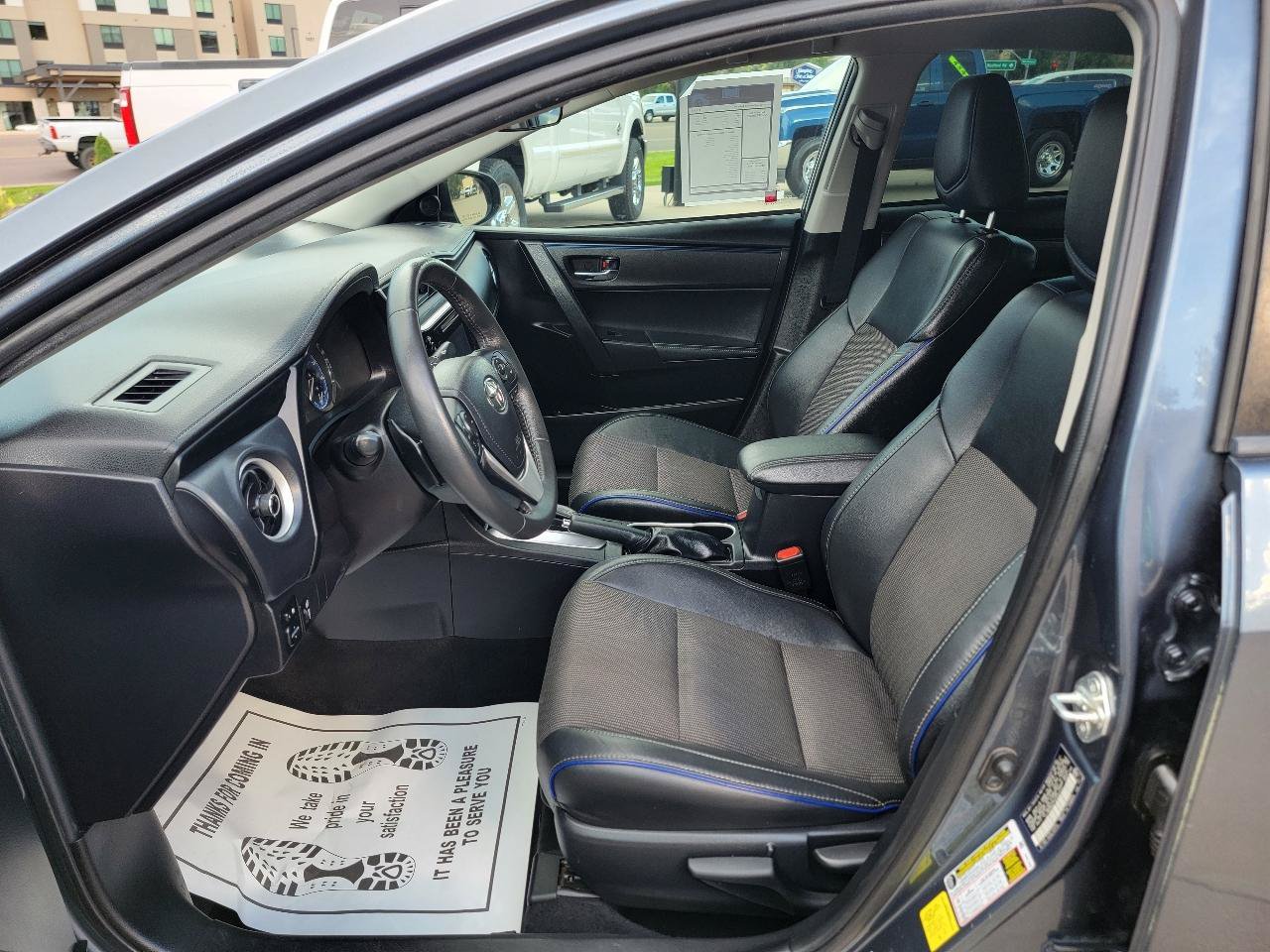 Used 2017 Toyota Corolla SE w/ Carpet Mat Package (TMS) FWD image 6