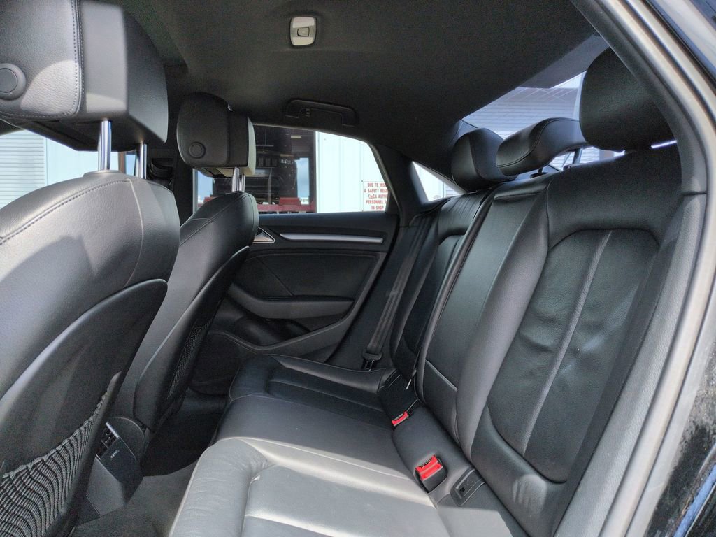 Used 2018 Audi A3 2.0T Premium image 33