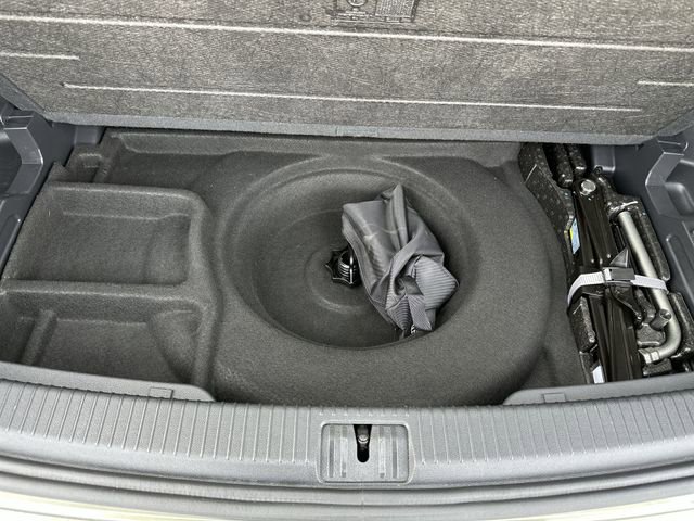 Certified 2023 GMC Acadia SLT w/ Preferred Package image 31