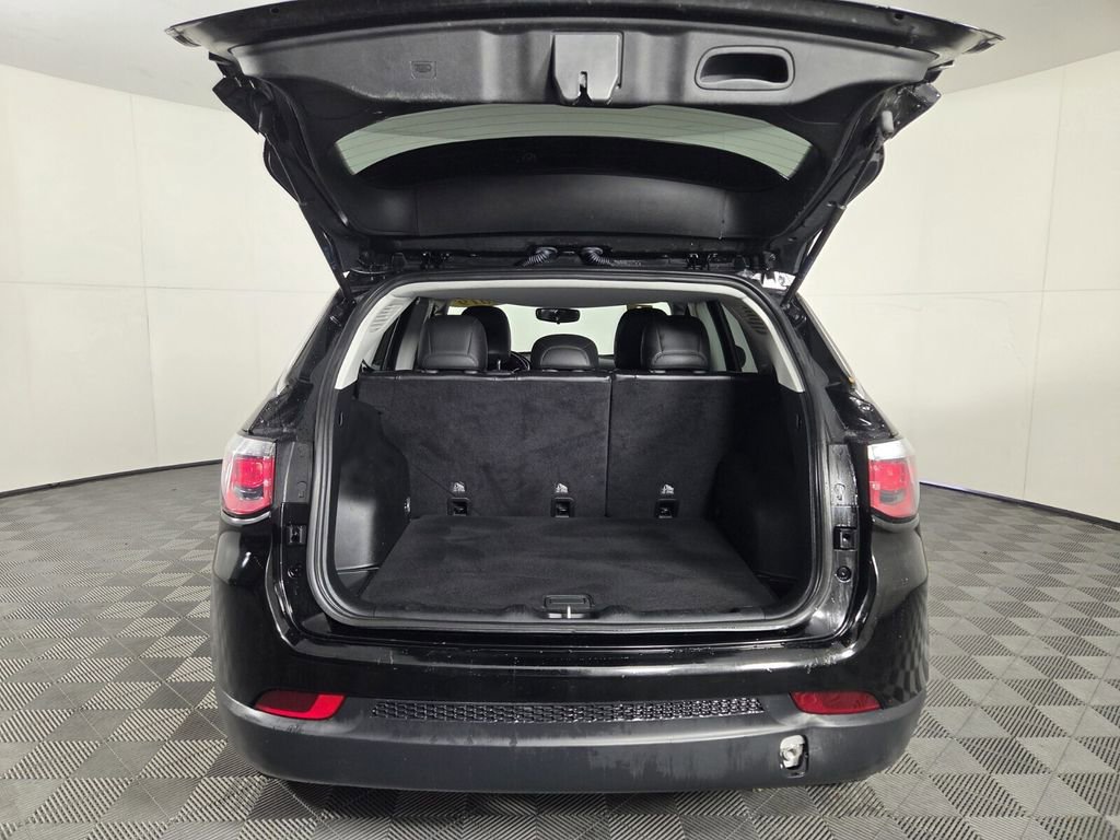 Used 2019 Jeep Compass Latitude FWD image 26
