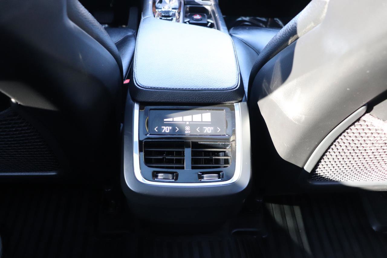 Used 2016 Volvo XC90 T6 Momentum image 24