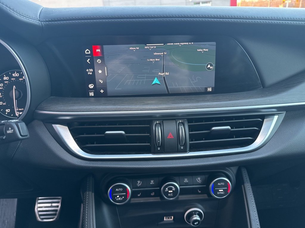 Used 2023 Alfa Romeo Stelvio Ti image 38